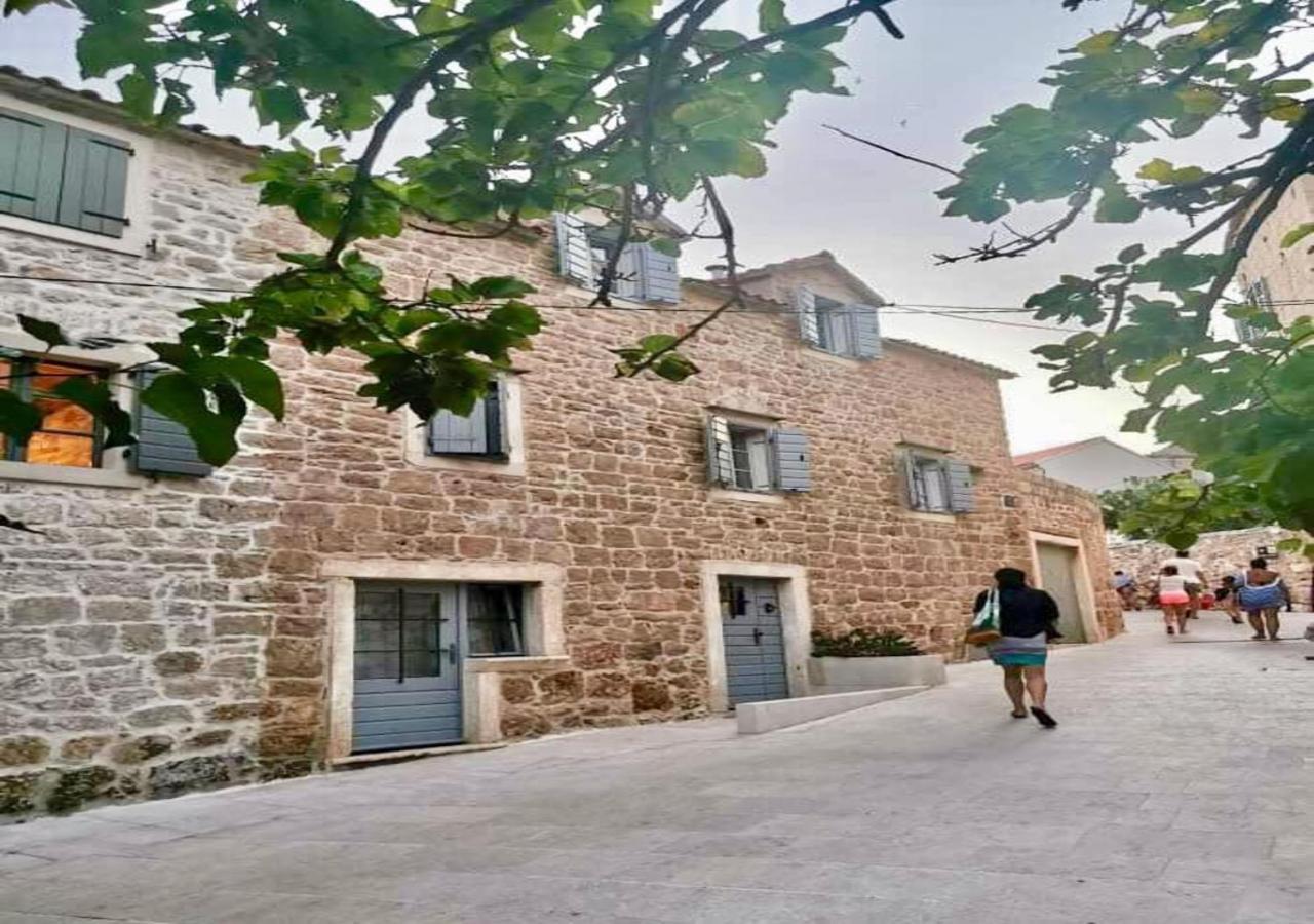 Villa Mira Bol Exterior photo