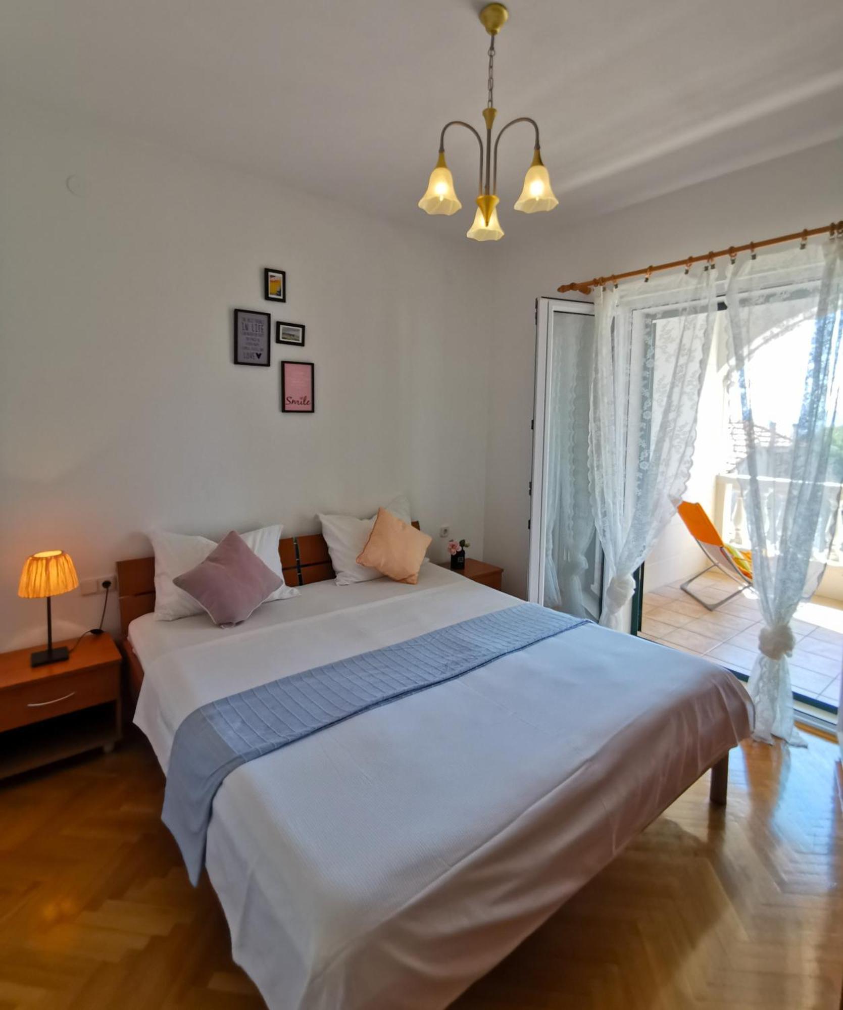 Villa Mira Bol Room photo